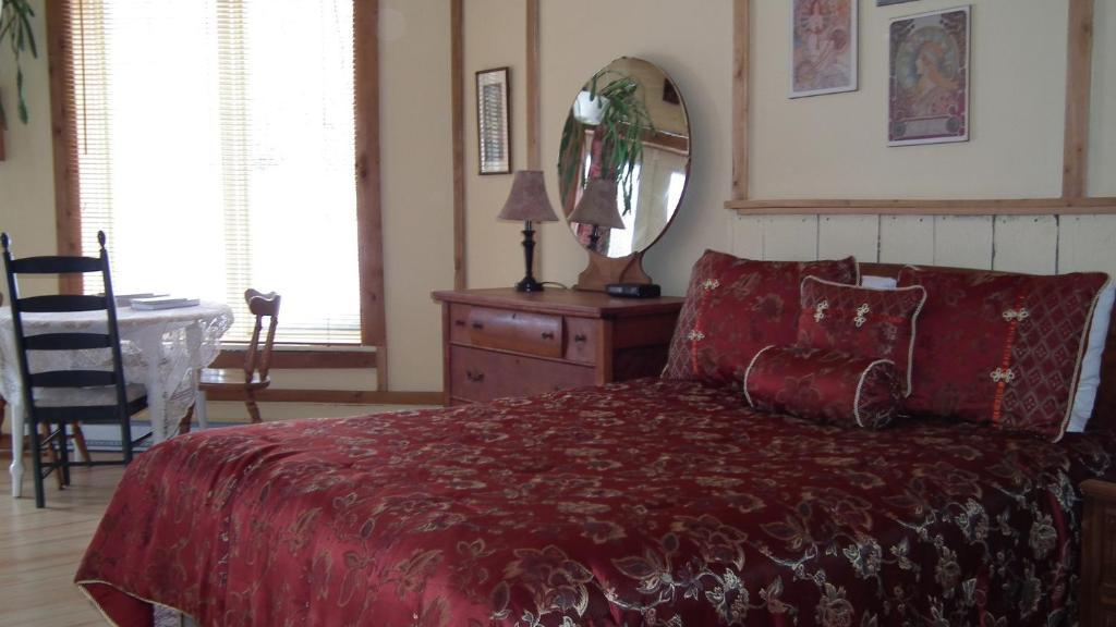 Auberge Restaurant La Mara Saint-Joseph-de-Ham-Sud Номер фото
